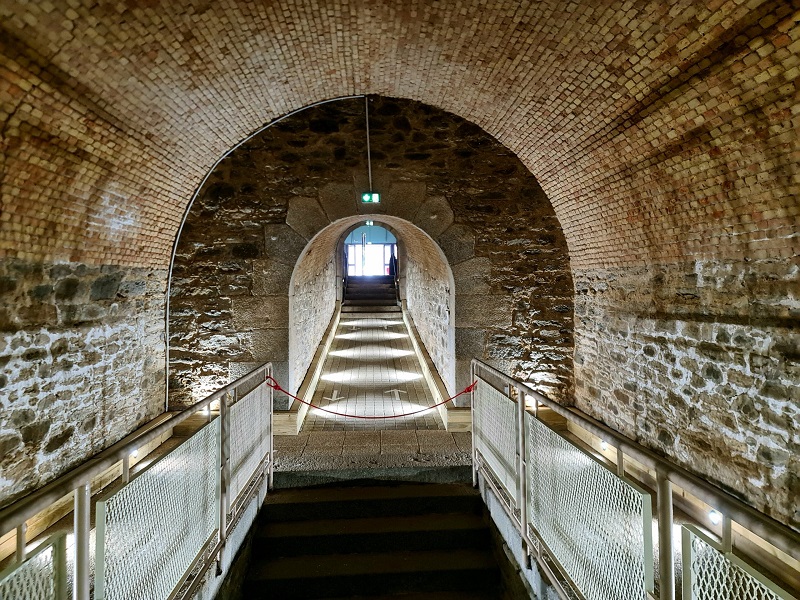 Brest : visites guidées du Fort Montbarey et du port de commerce en car