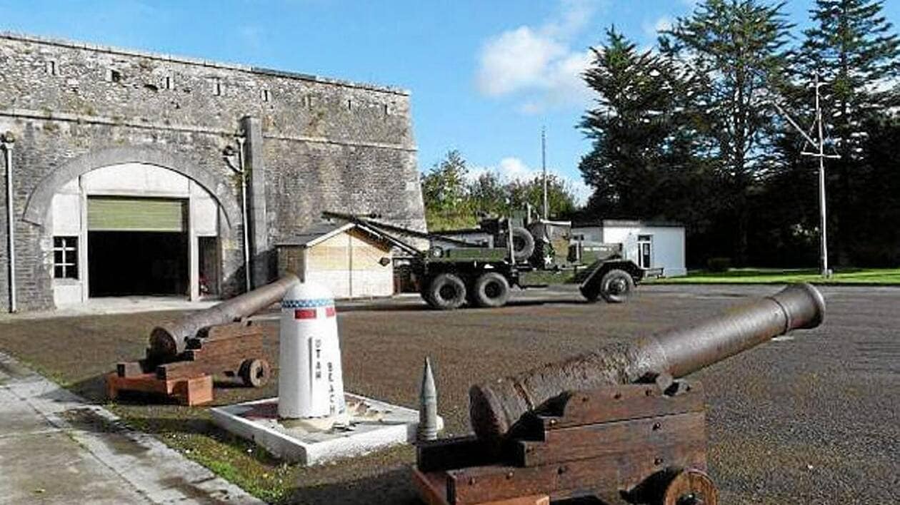Brest : visites guidées du Fort Montbarey et du port de commerce en car – Image 4