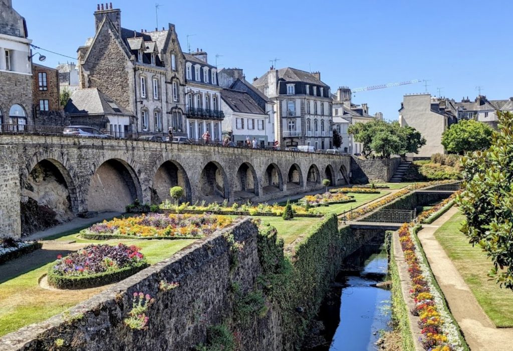 Visite de Vannes en petit train et visite du vignoble de la Presqu'île de Rhuys – Image 3